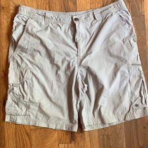 Men’s Columbia Shorts.